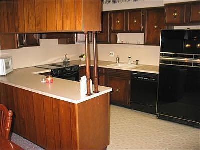 3rd image of 603 Wilbur Ave