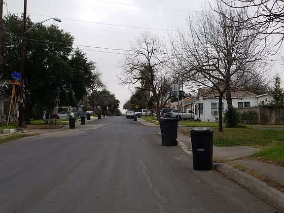 5th image of 1011 W Mariposa Dr