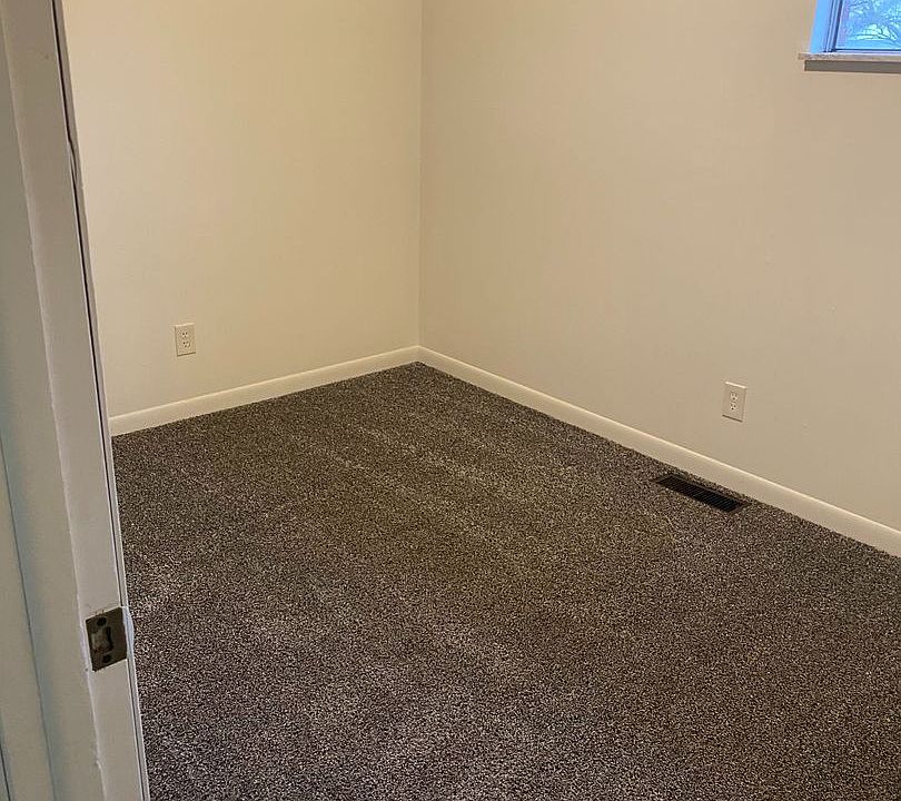 1st image of 506 List St