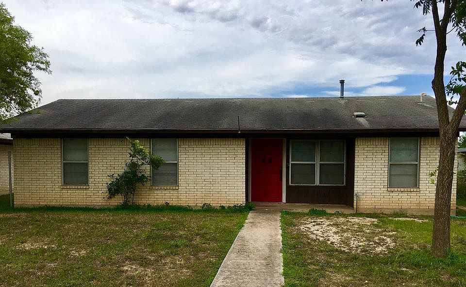 1st image of 513 E Antonio St