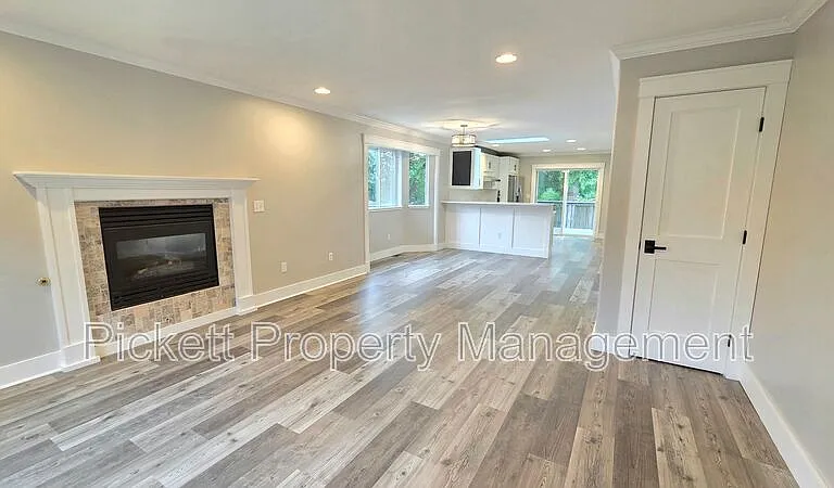133 NE Gilmax Ln — Photo 4
