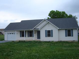 102 Sonya Ln, Bunker Hill, WV 25413