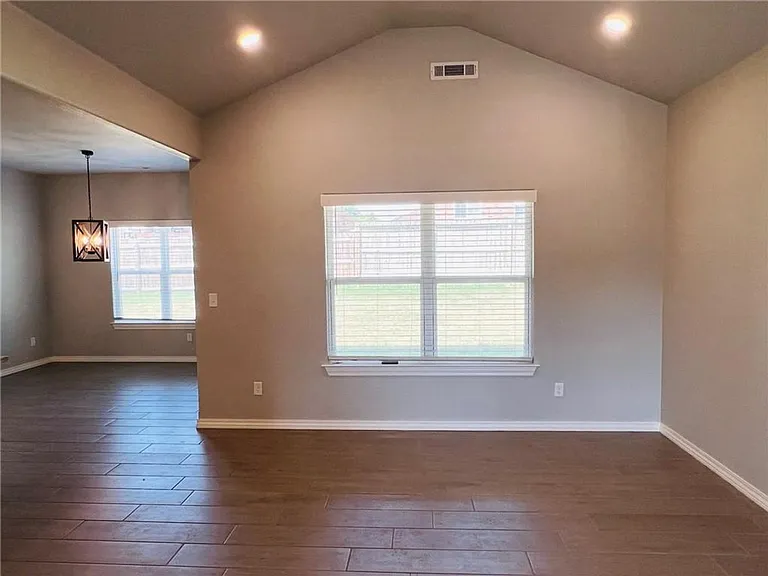 2648 S Olive Ct — Photo 12