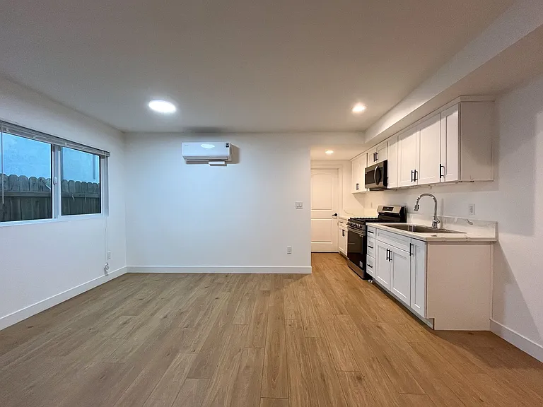 1034 Magnolia Ave — Photo 12