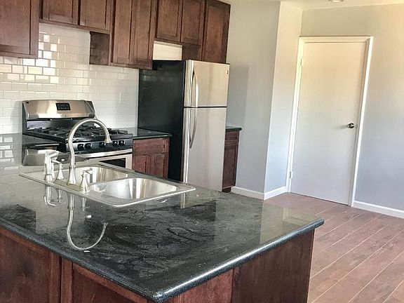 2nd image of 5922 S Wilton Pl