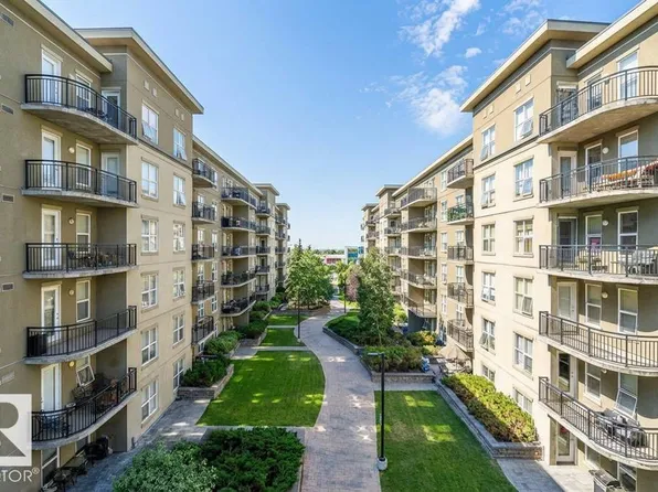 4245 139th Ave NW #1, Edmonton, AB T5Y 3E8
