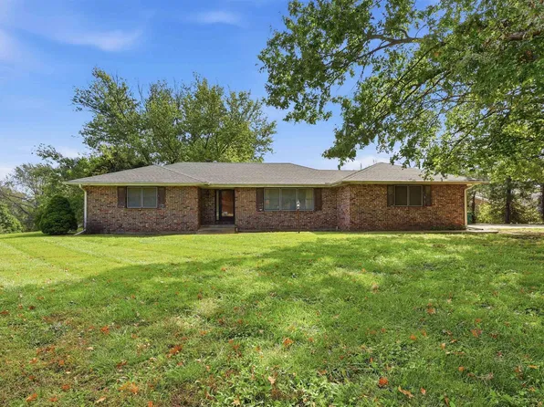 2624 SE Burton St, Topeka, KS 66605