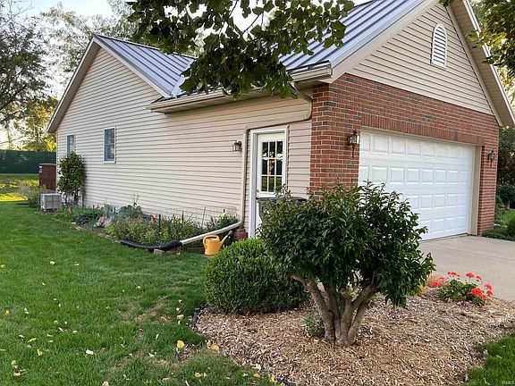 3rd image of 406 Alana Dr