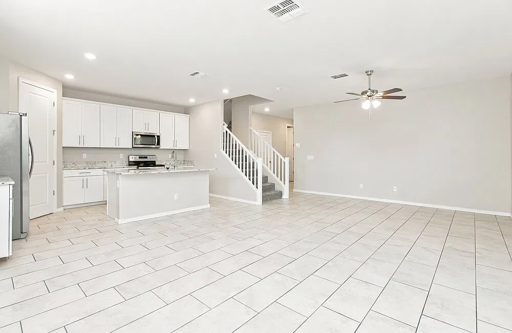 3 bed, 2.5 bath, 1916 sqft, $2,855 — Photo 4