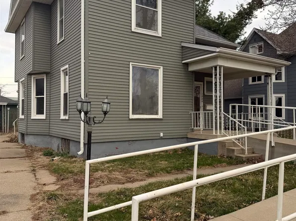 1804 8th Ave, Belle Plaine, IA 52208