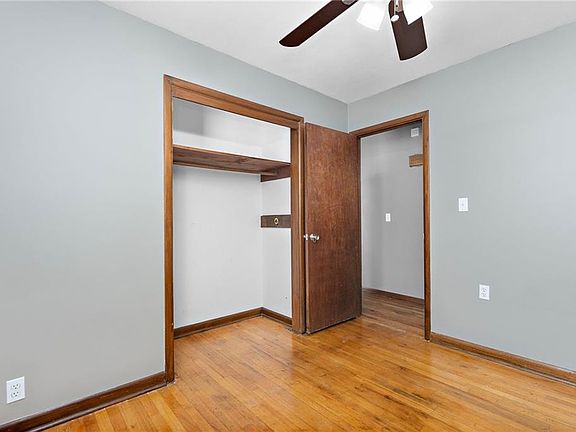 5th image of 808 NW North Summit Cir