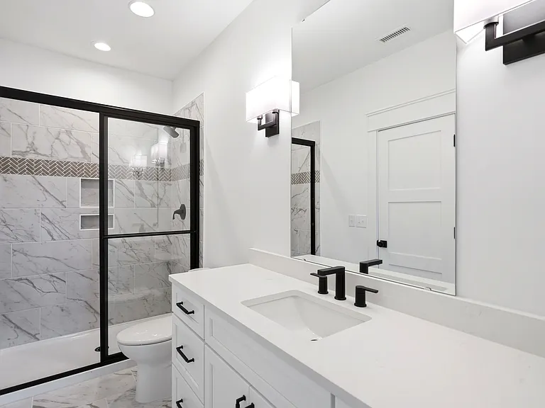 9016 Sedgley Dr — Photo 46