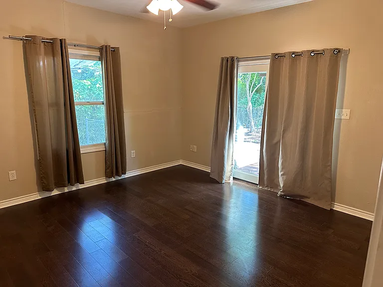 846 E Magnolia Ave — Photo 16