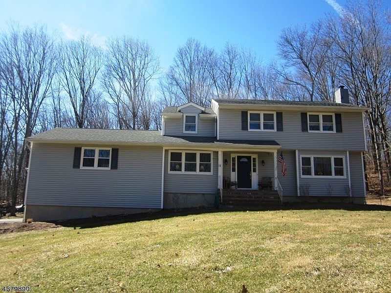 1st image of 11 Forest Dr