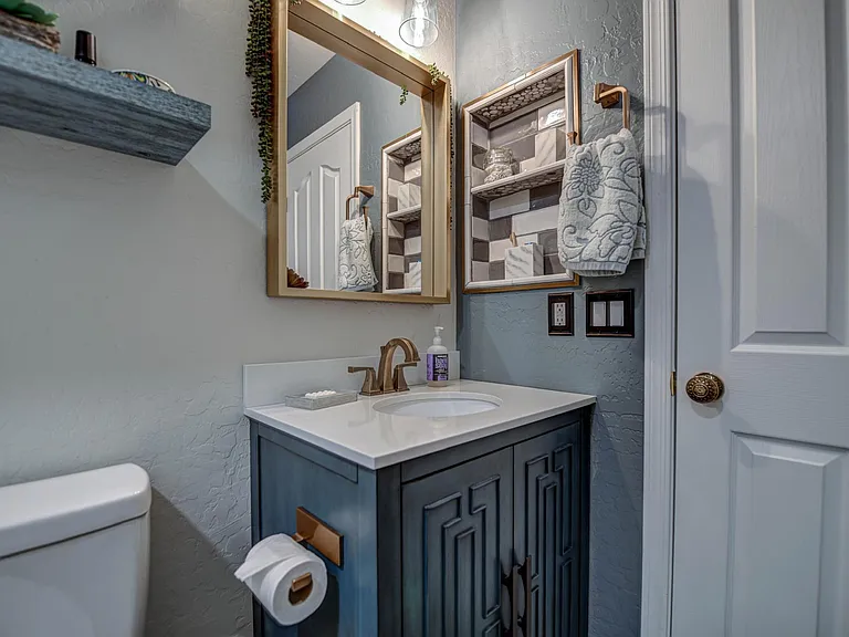 426 N Alder St — Photo 24
