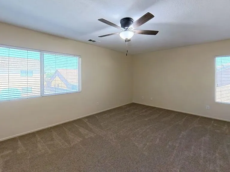 2226 Willowbrook Ln — Photo 23