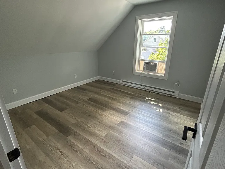42 Riverside Dr — Photo 9
