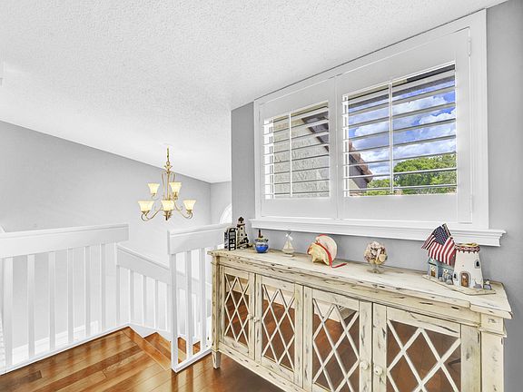 4th image of 10837 Bahama Palm Way #202