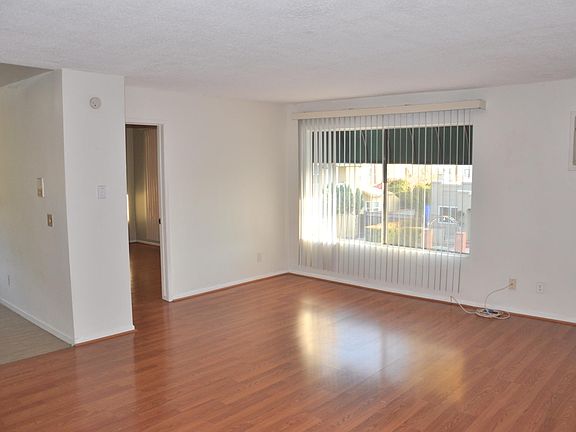 5th image of 1459 Stanley Ave