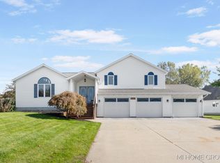 1272 Quail Creek Dr, Holland, MI 49423