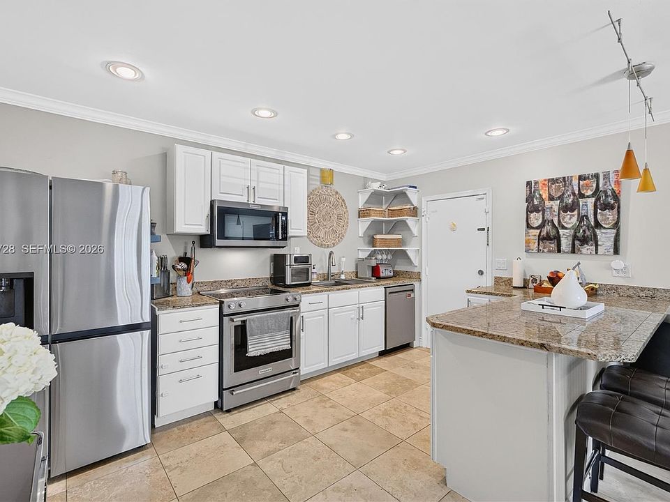 1st image of 2220 NE 68th St APT 1012