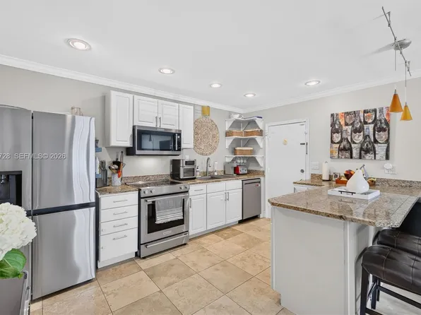 2220 NE 68th St APT 1012, Fort Lauderdale, FL 33308