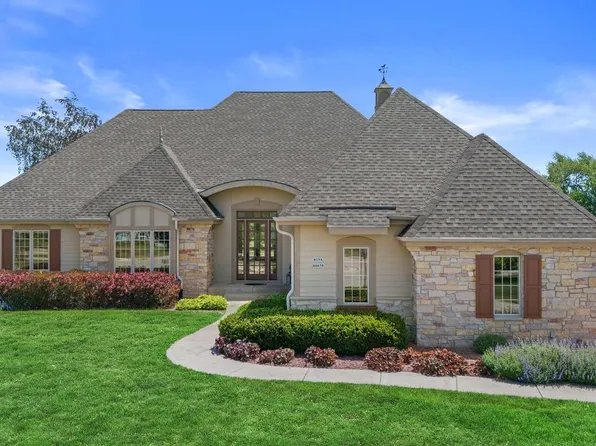 W358N6658 Spring Hollow CIRCLE, Oconomowoc, WI 53066