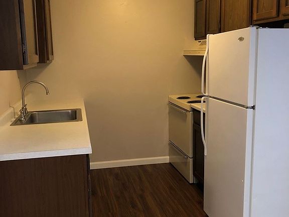 5th image of 3827 Canterbury Dr APT 1