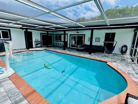4th image of 4101 NW 10th St #4101