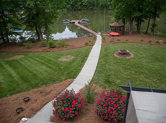 3rd image of 3601 Lake Bluff Dr