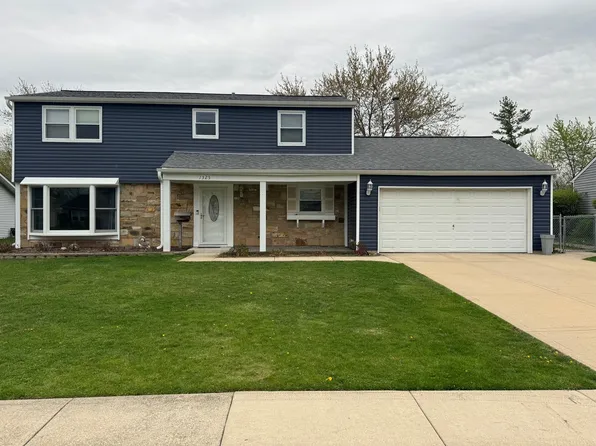 1325 Elm Dr, Schaumburg, IL 60194