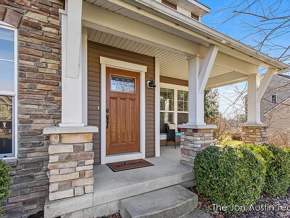 4th image of 5906 Stratford Glen Ct SE
