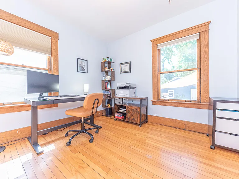 1123 W Huron St — Photo 22