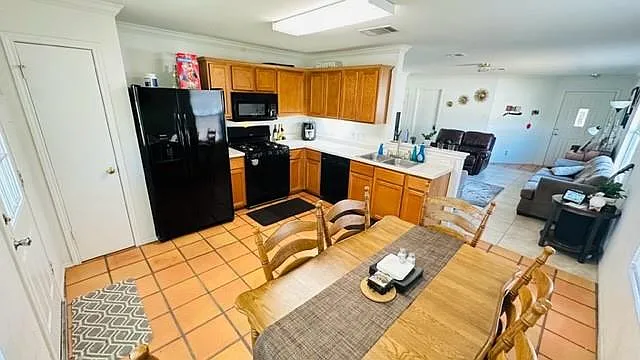 302 Golden Gate Dr — Photo 12