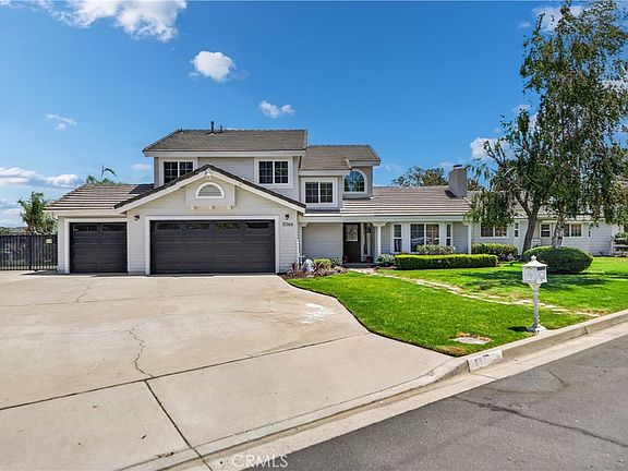 3rd image of 15366 Cayuse Ct