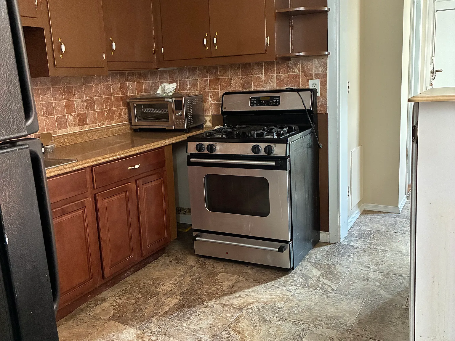 2 bed, 1.5 bath, 500 sqft, $1,400 — Photo 3