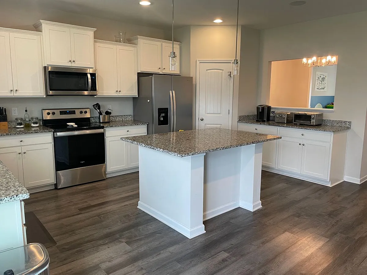 Building Photo - 156 Calming Creek Way