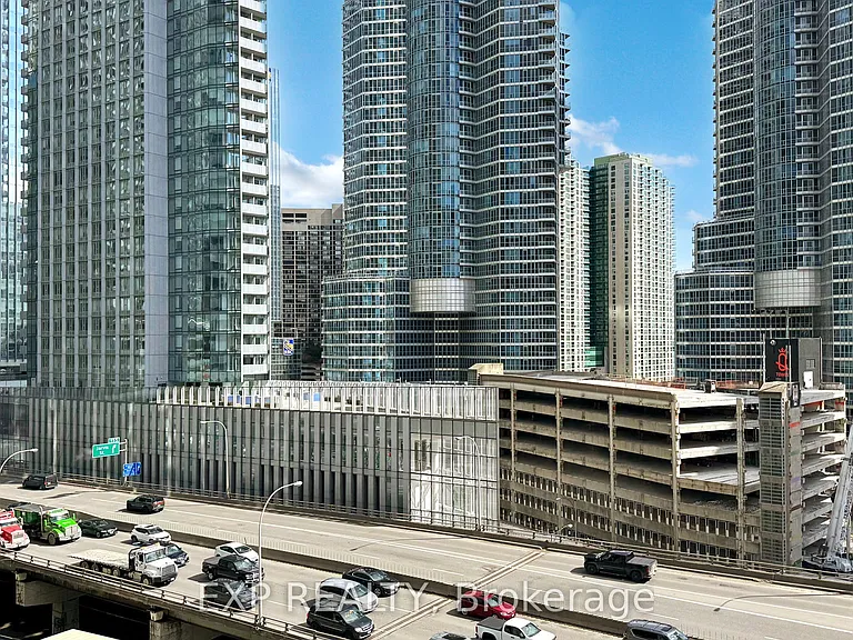 25 Lower Simcoe St #1106 — Photo 20
