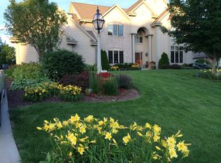 W148N9764 Tree Tops Dr, Germantown, WI 53022