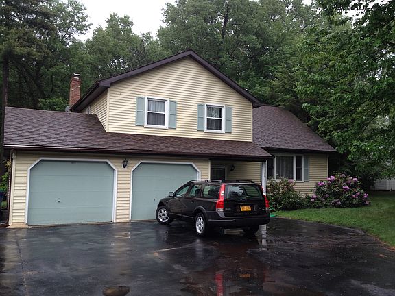 3rd image of 52 Wineberry Ln