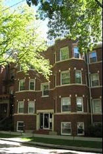 Well maintained, lovely tree-lined street just 2 blocks from Lincoln Park!
