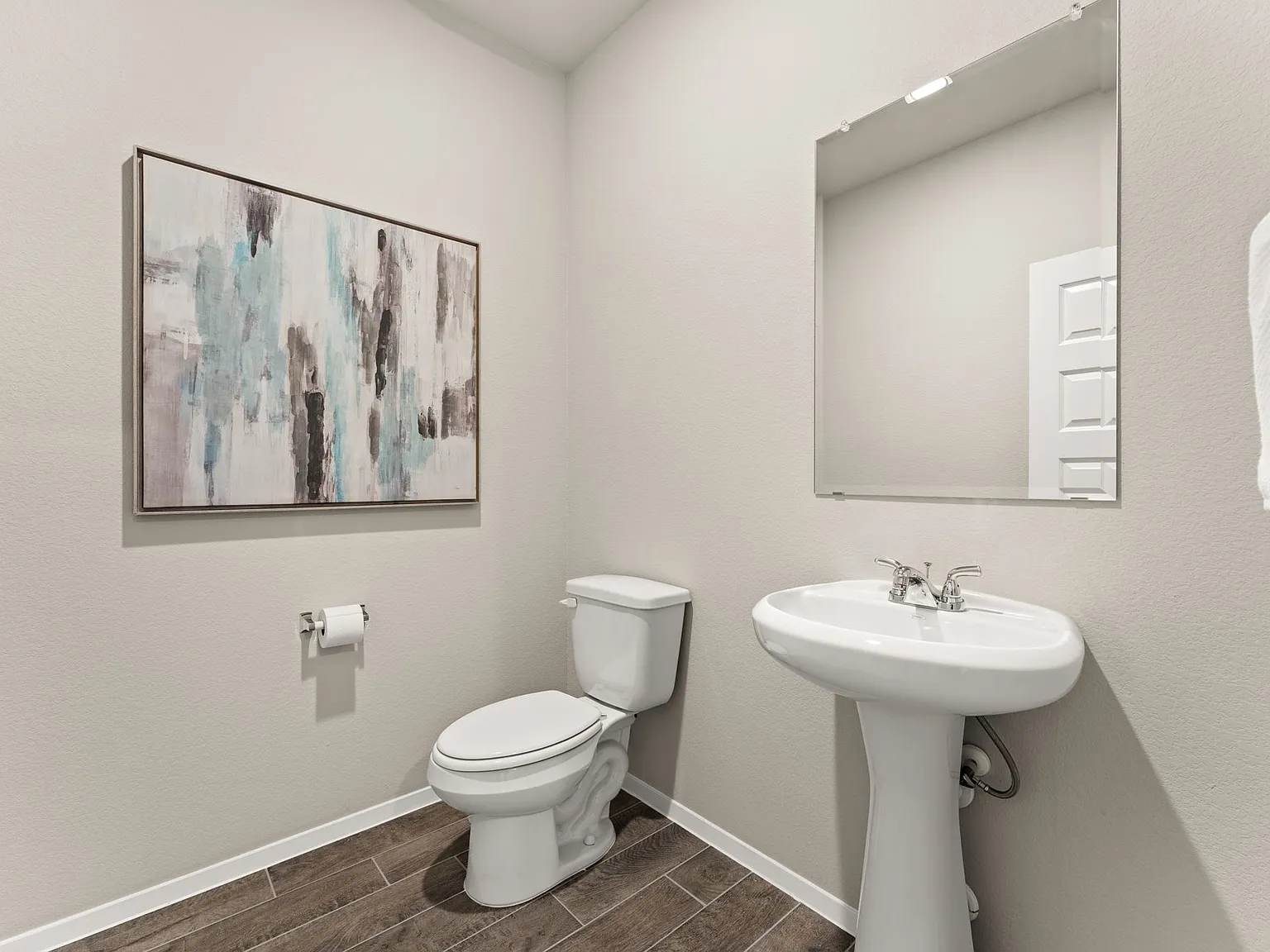 4 bed, 2.5 bath, 2460 sqft, $2,150 — Photo 3