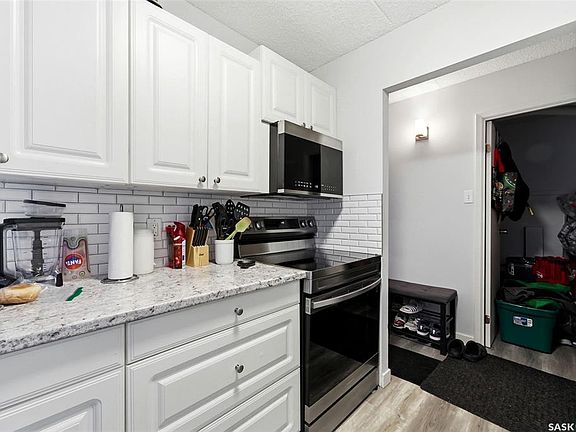 4th image of UNIT 612-4045 Rae STREET