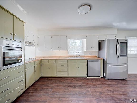 4th image of 3812 Blackberry Ln