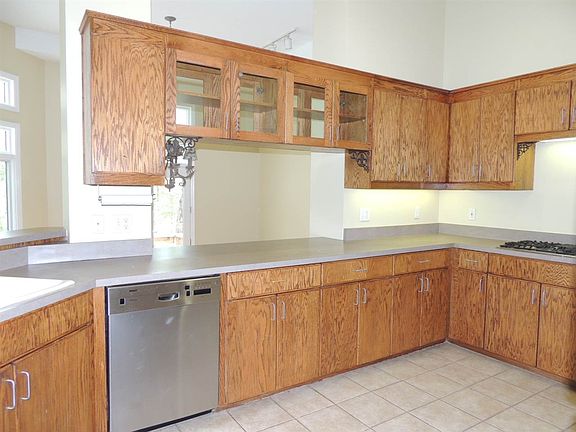 5th image of 617 Scenic Oak Dr