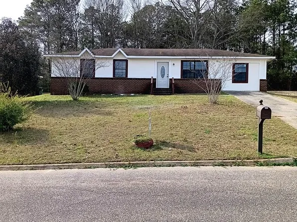 111 Hillcrest Dr, Brundidge, AL 36010