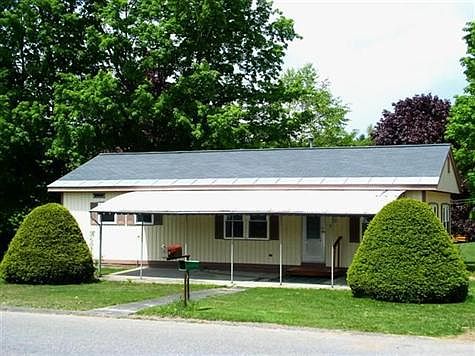 Affordable, 1 Level Living with Big Yard