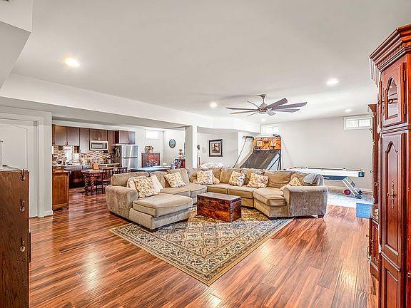 5th image of 39507 Blaker Dr