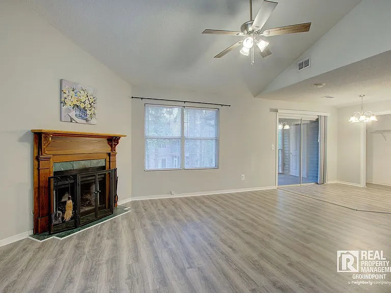7945 Parklane Ct #905-E — Photo 4