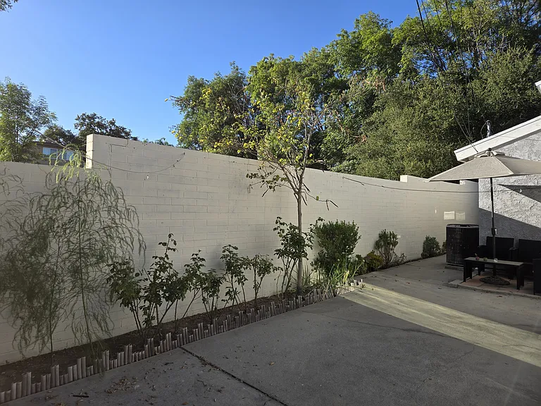 3439 1/2 Altura Ave — Photo 5